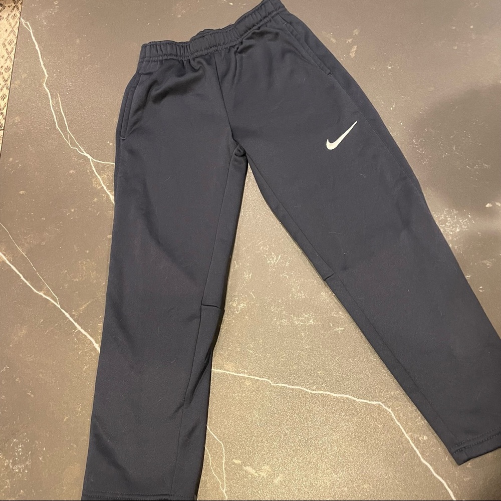 Boys Nike sweats size 7